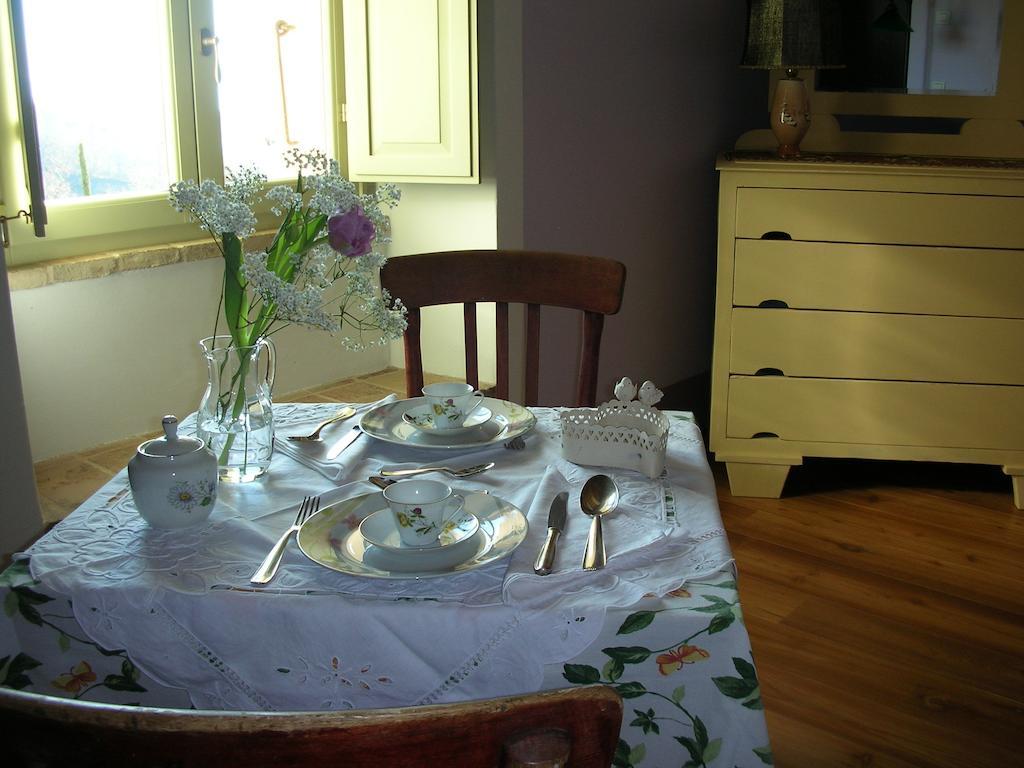 Bed and Breakfast Poggio Dei Prugnoli Tavoleto Exterior foto